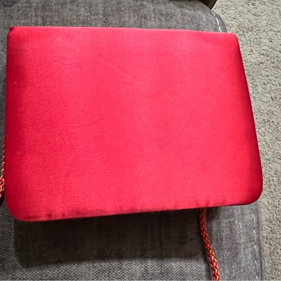 Small Red Vintage Clutch with Strap - Picture 4 of 6